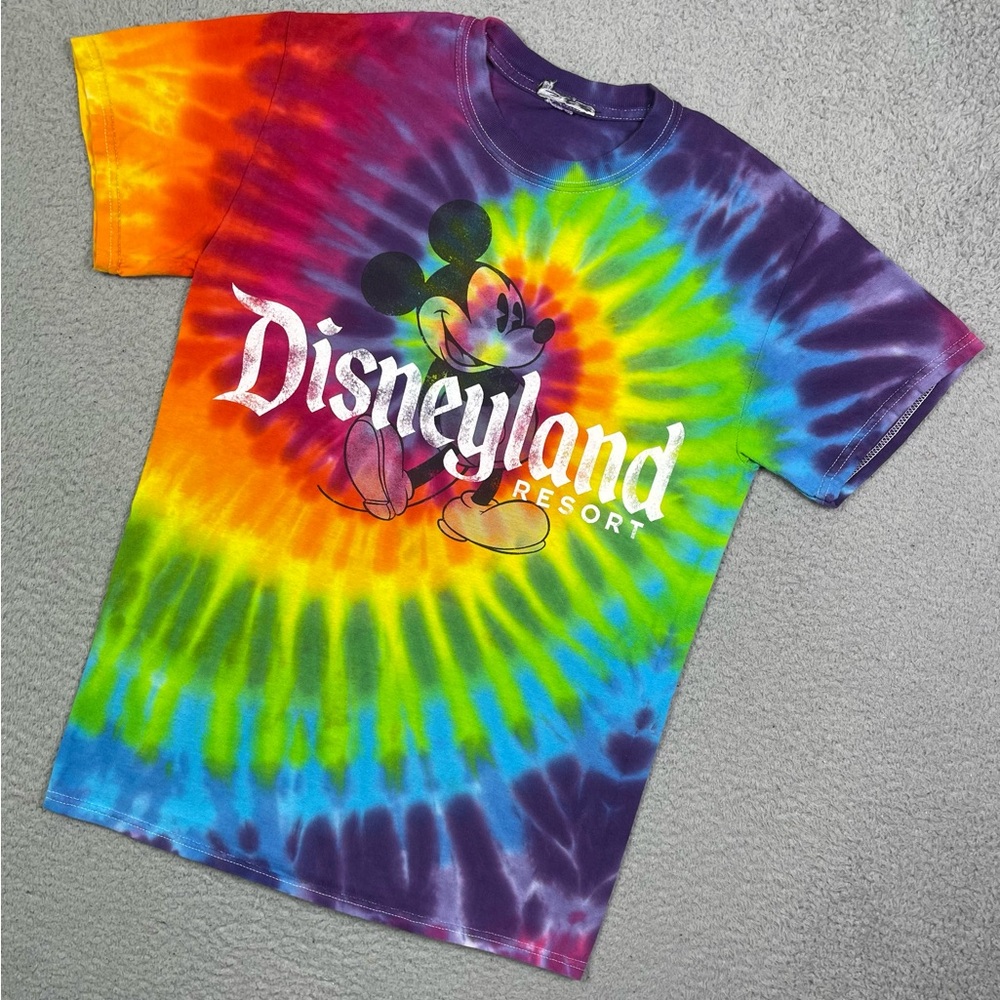 Vintage y2k Disneyland tie dye T-shirt